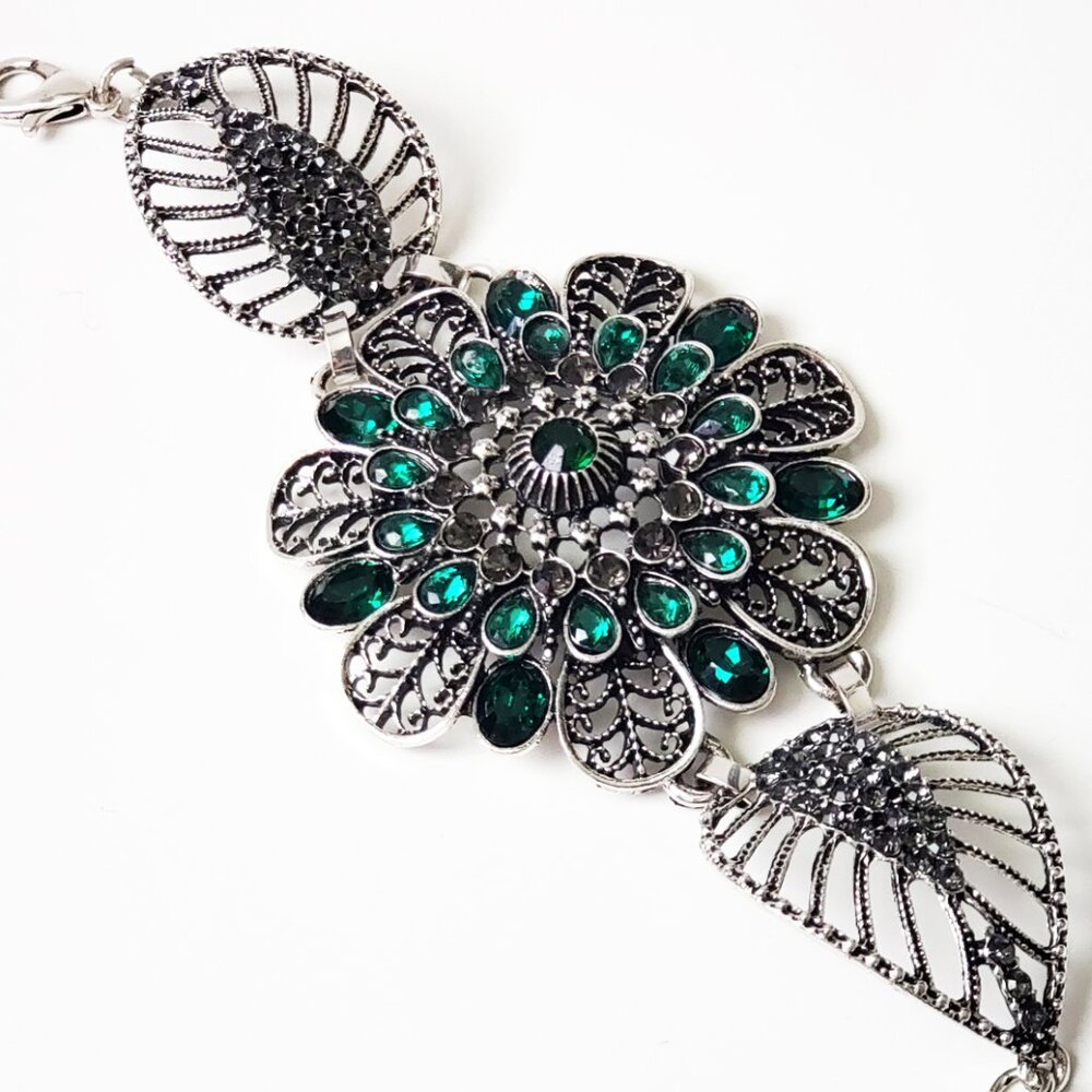Antique Flower Bracelet with Green Gemstones